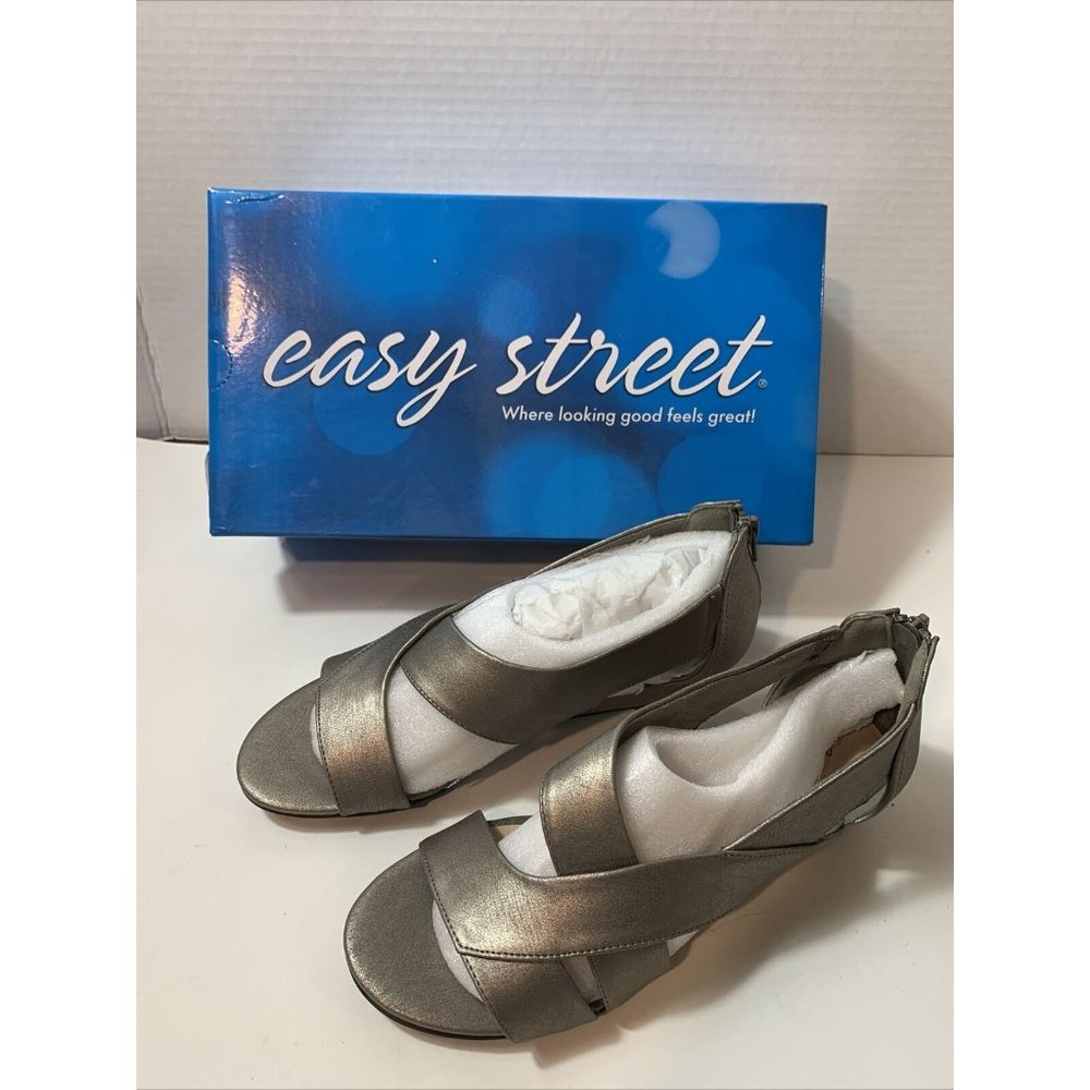 Easy Street Woman's Pewter Slide On Heel Size 7.5 New In Box